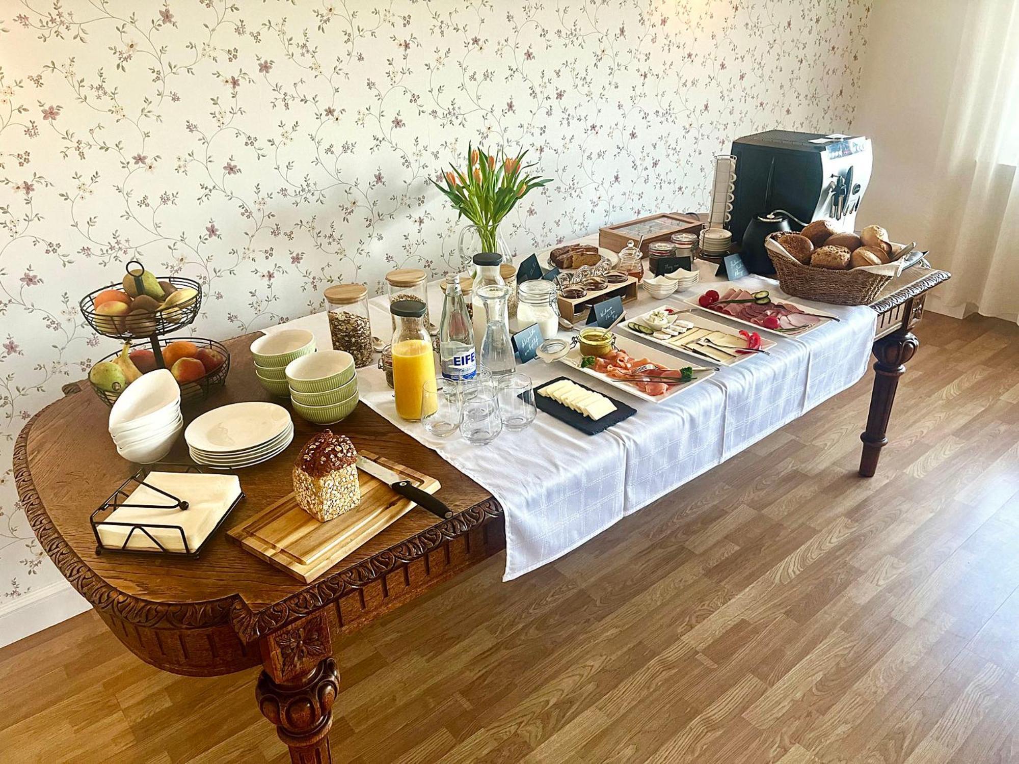 Pension 1595 Im Weingut Botzet Maring-Noviand Esterno foto