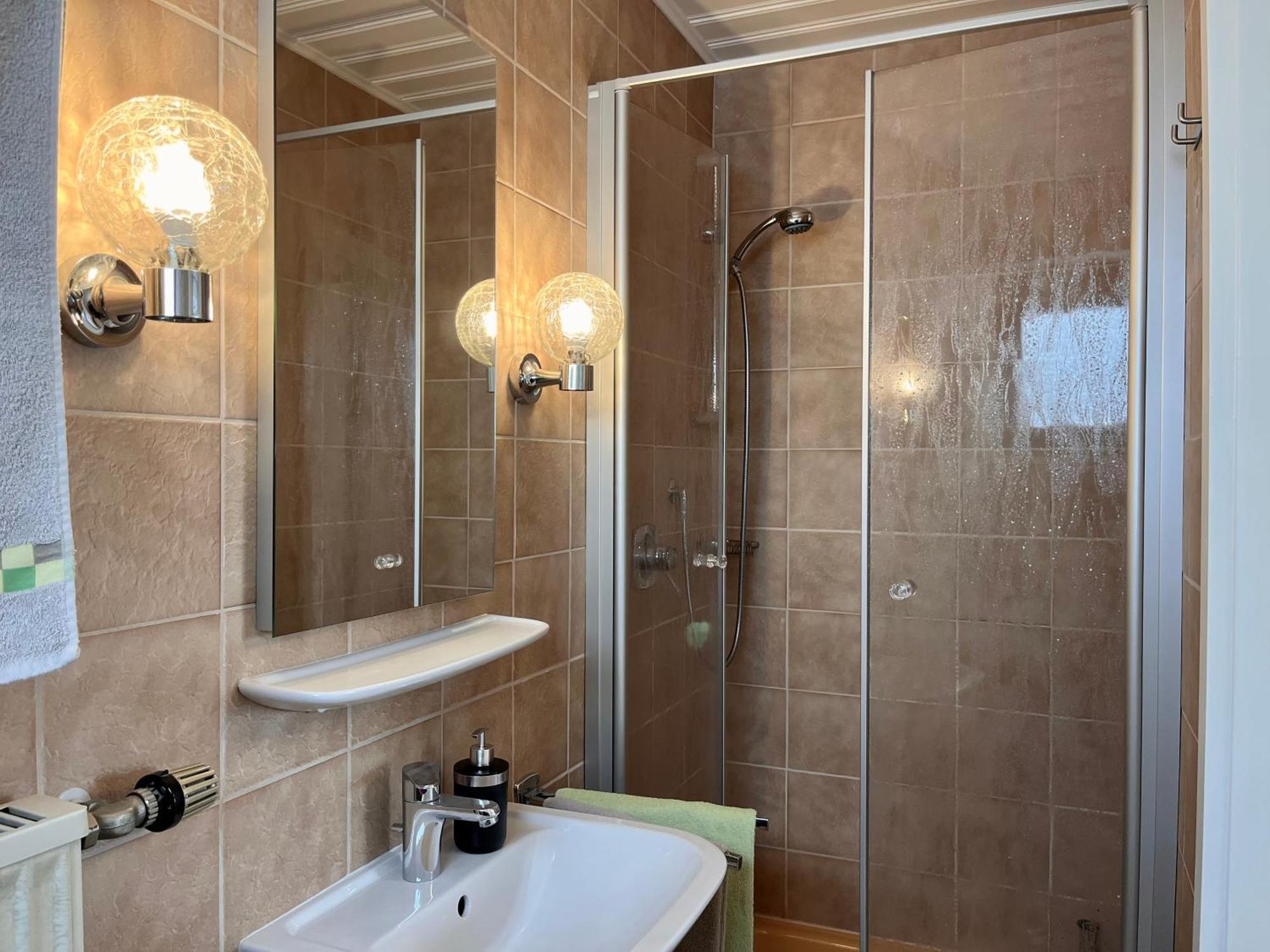 Pension 1595 Im Weingut Botzet Maring-Noviand Esterno foto